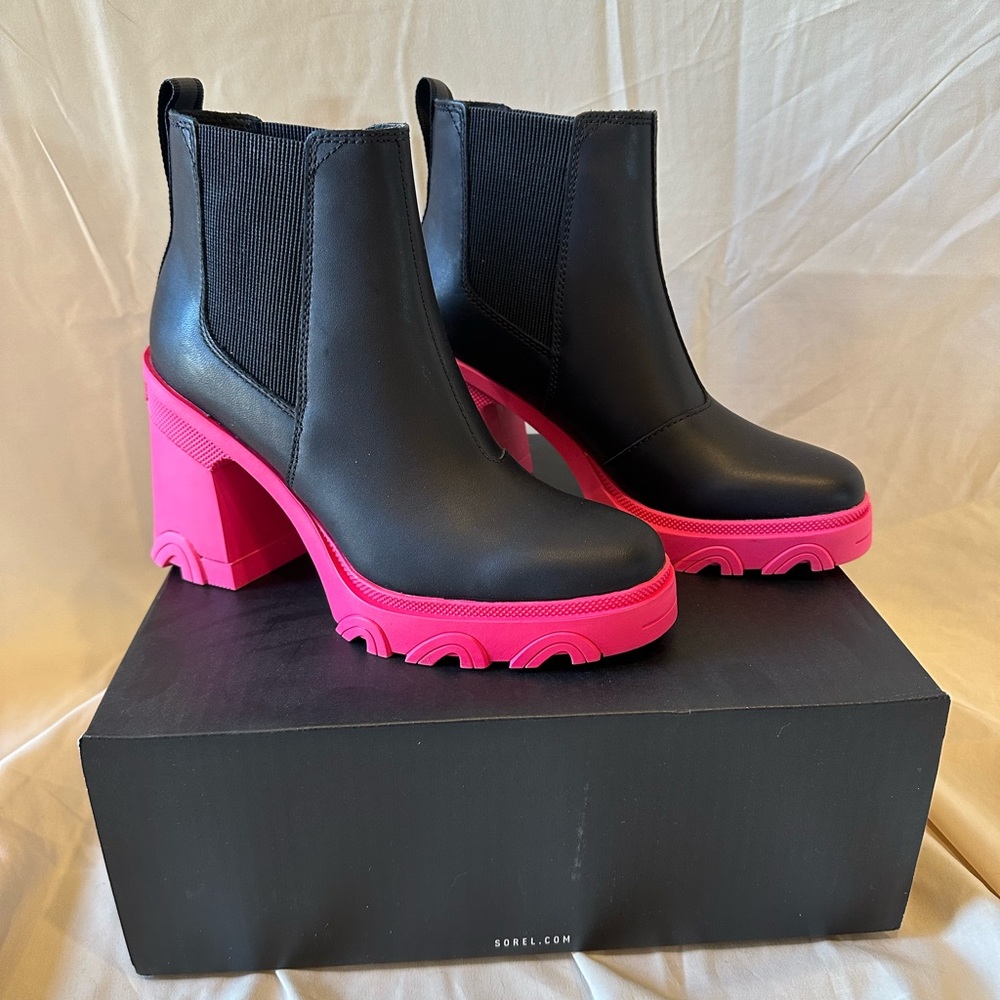 Sorel brex heel chelsea boots